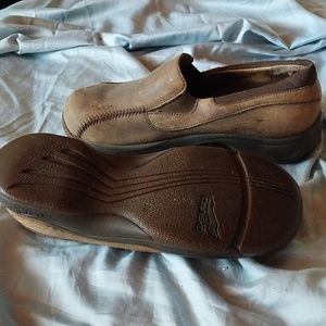 Dansko clog shoes size 7.5  light brown suede very comfortable a little worn